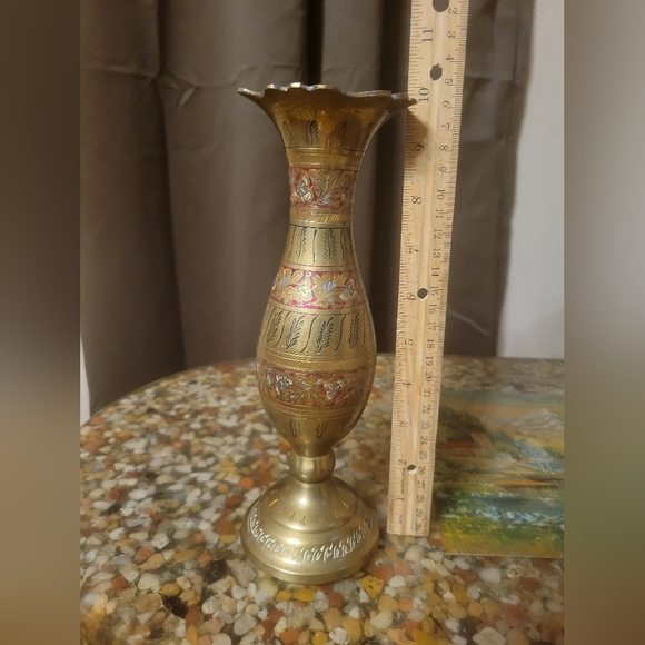Vintage Brass Vase Leaves red flowers Engraved Etched India MCM 10" 1950's - Picture 3 of 8